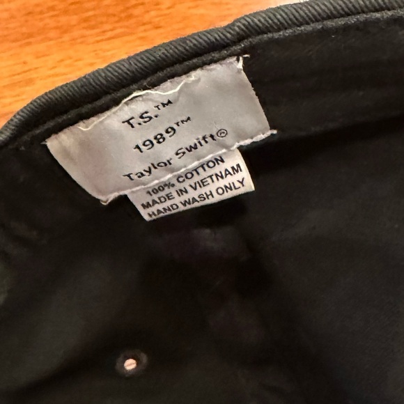 Taylor Swift TS 1989 Concert Tour Official Merch Black Unisex Cotton Cap Hat - Picture 3 of 5